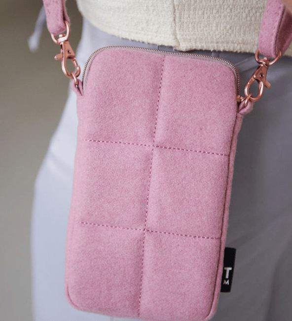 Tinne & Mia | Luce Puffy Phone Pouch | Cameo Blush Wool
